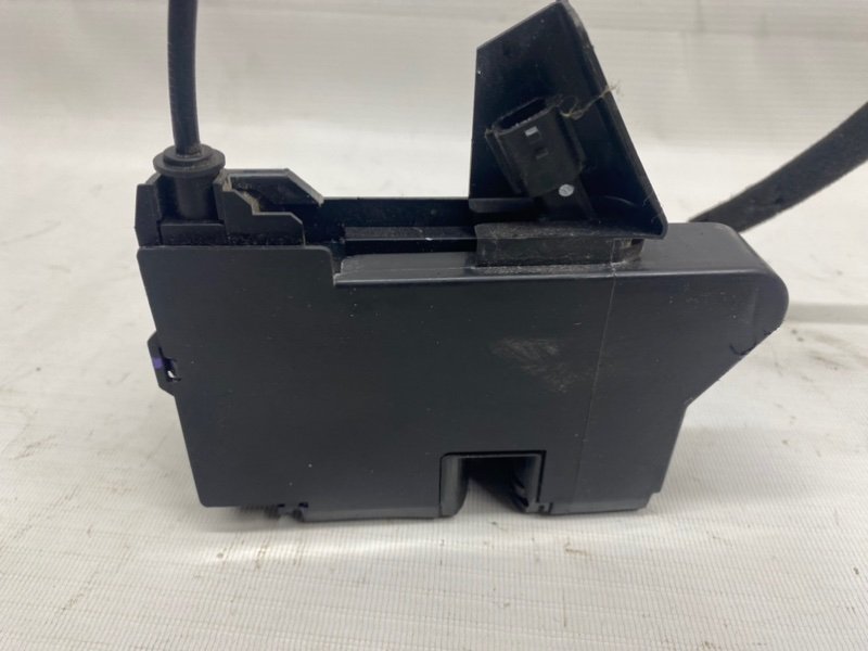 Замок двери lada vesta 2020