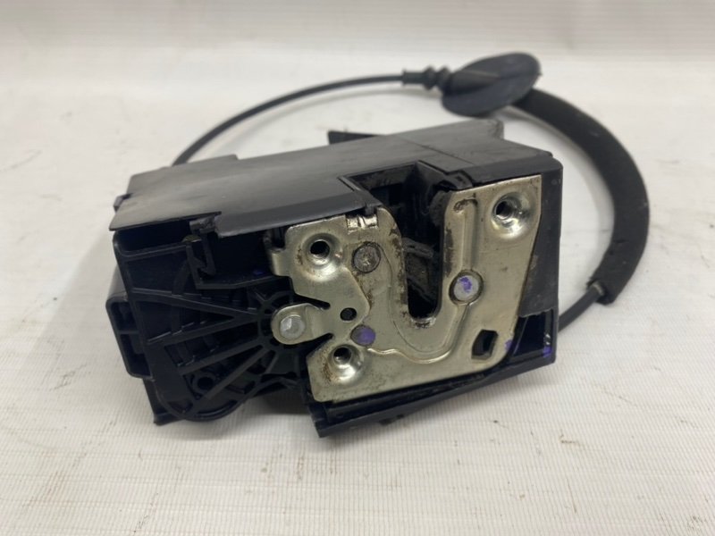 Замок двери lada vesta 2020