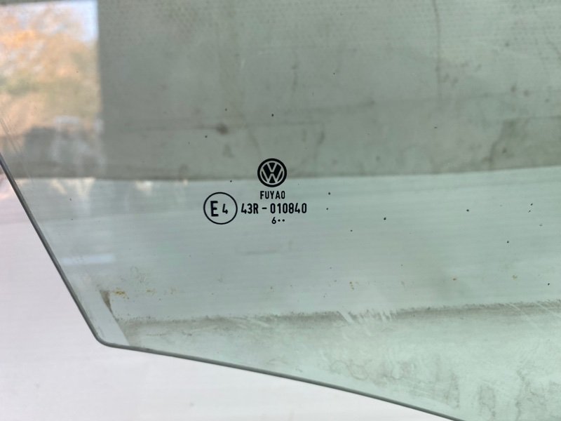 Стекло Volkswagen Polo 2017