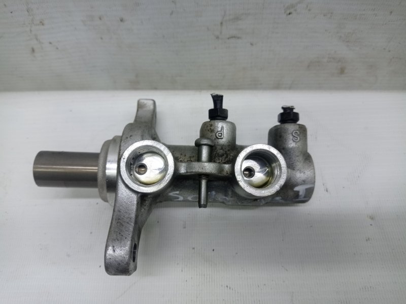 Главный тормозной цилиндр Hyundai Solaris 2014 RB