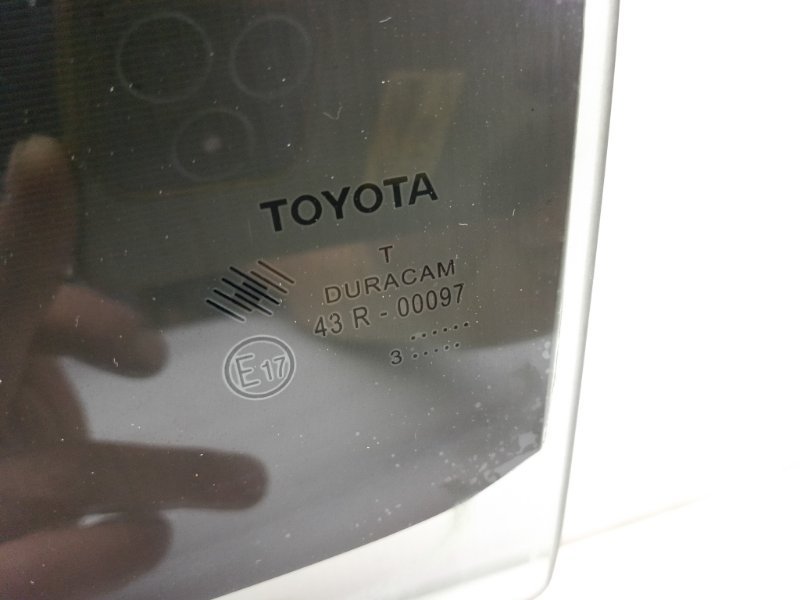 Стекло двери Toyota Corolla 2014