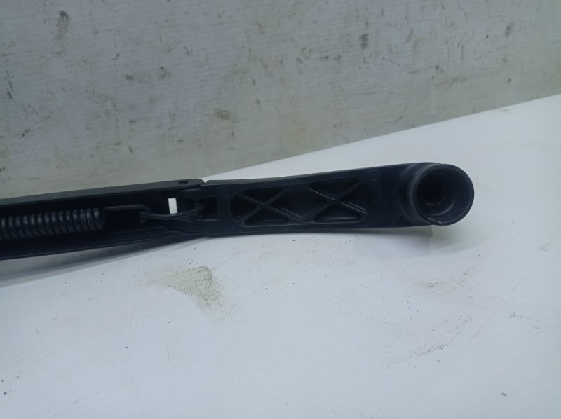 Поводок стеклоочистителя Hyundai Solaris 2015