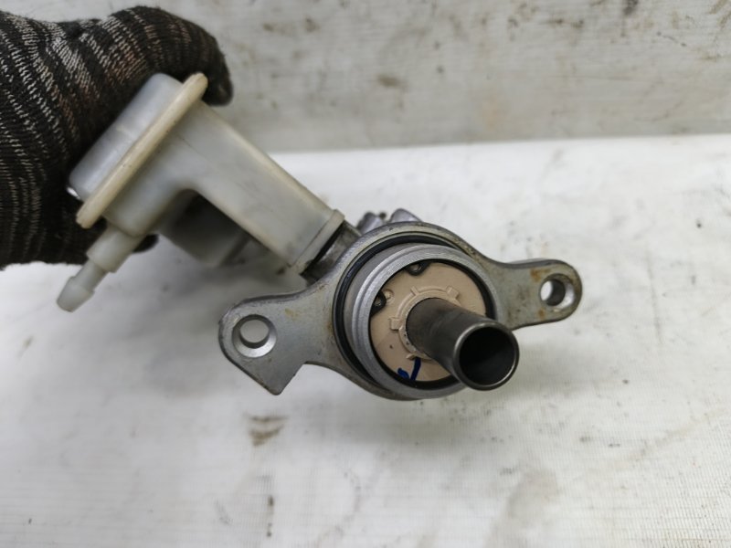 Главный тормозной цилиндр Chevrolet Cobalt 2013
