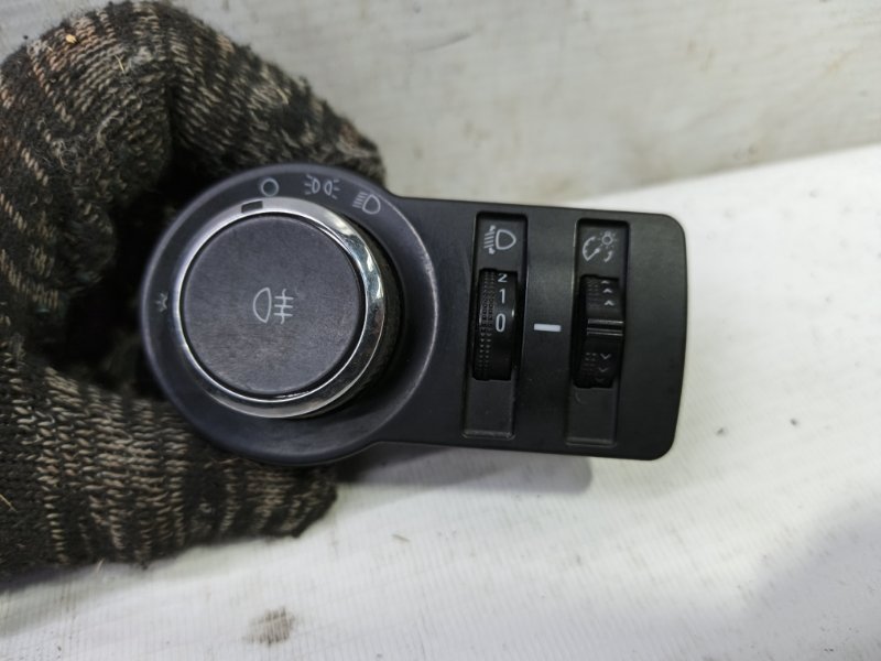 Блок управления светом фар Chevrolet Cobalt 2013