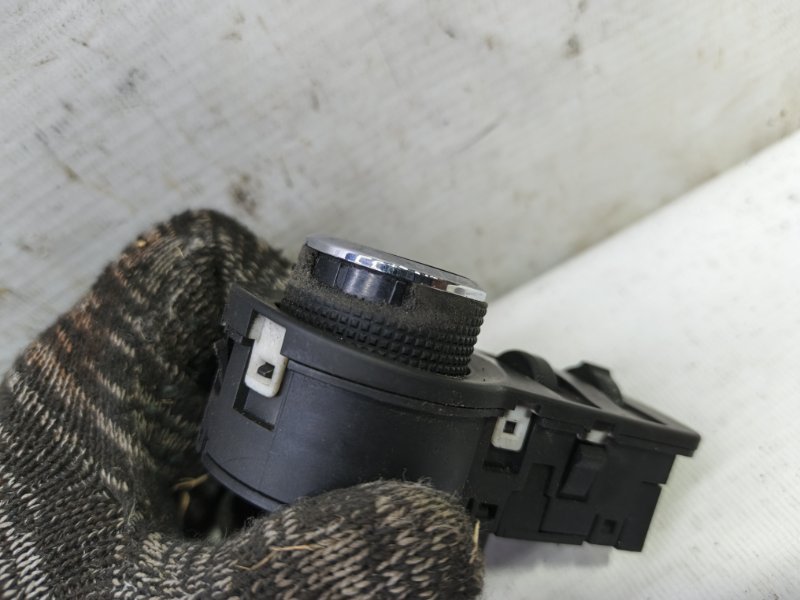 Блок управления светом фар Chevrolet Cobalt 2013