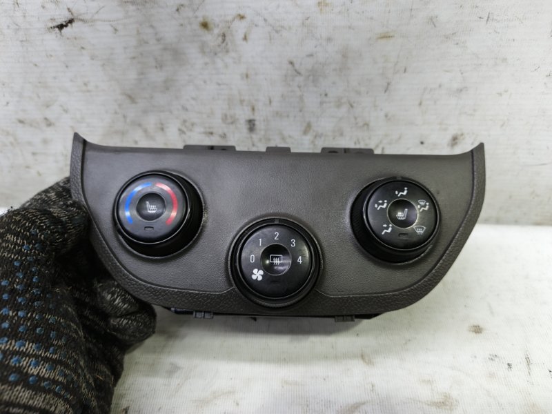 Блок управления климат-контролем Chevrolet Cobalt 2013