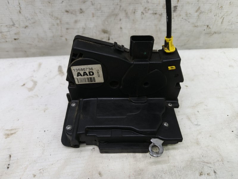 Замок двери Chevrolet Cobalt 2013