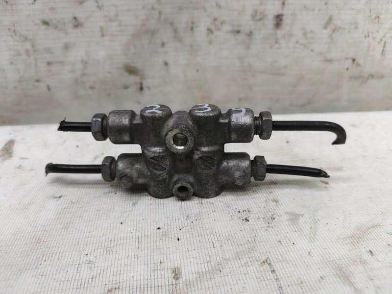 Распределитель тормозных сил Chevrolet Cobalt 2013