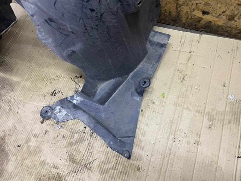 Подкрылок Mercedes CLA - Class 2015 CLA 180