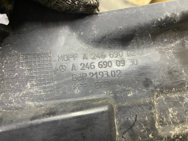 Подкрылок Mercedes CLA - Class 2015 CLA 180