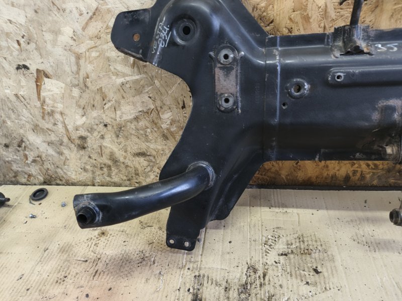 Балка Lada Vesta 2019