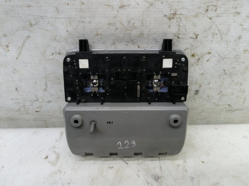 Плафон салона Hyundai Solaris 2014 RB