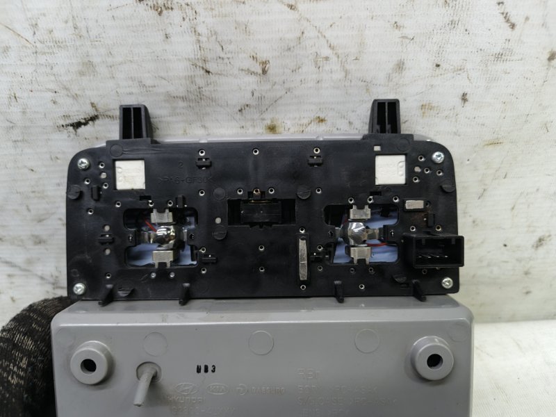 Плафон салона Hyundai Solaris 2014 RB