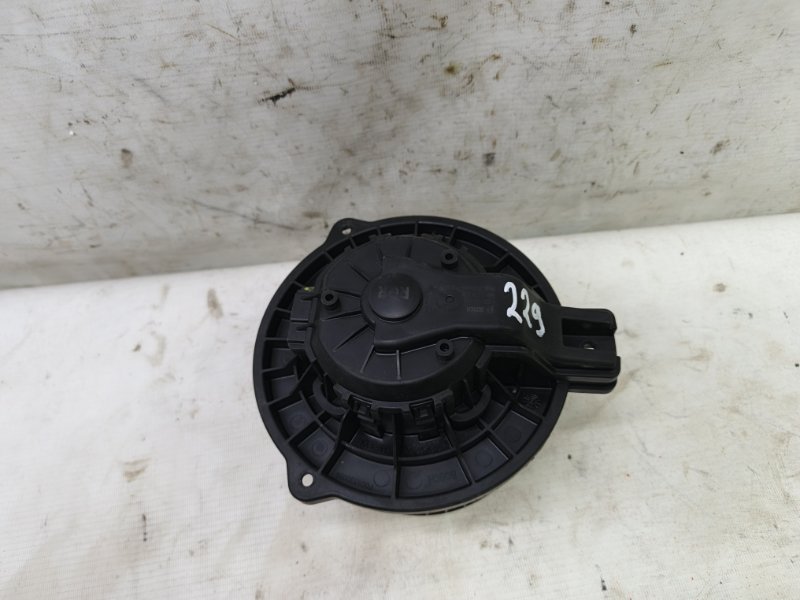 Моторчик печки Hyundai Solaris 2014 RB