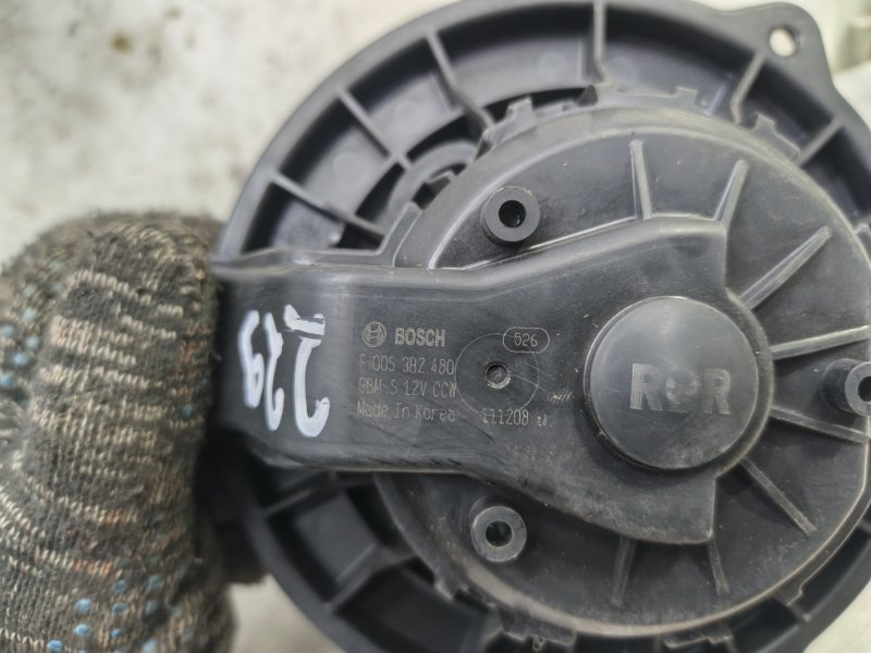 Моторчик печки Hyundai Solaris 2014 RB