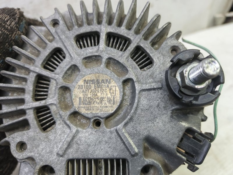 Генератор Nissan Tiida 2007