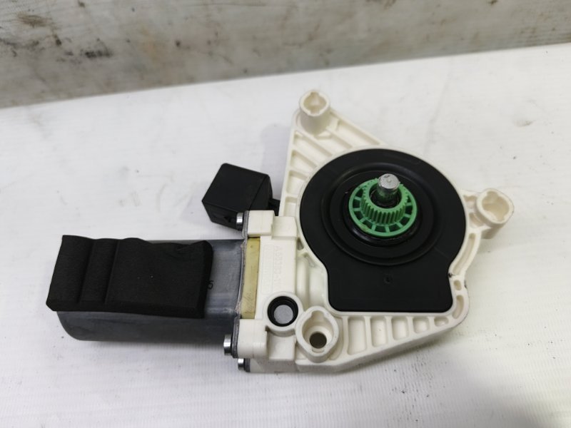 Моторчик стеклоподъемника Mercedes CLA - Class 2015 CLA 180