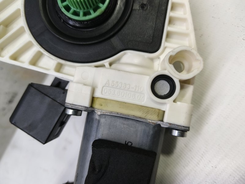 Моторчик стеклоподъемника Mercedes CLA - Class 2015 CLA 180