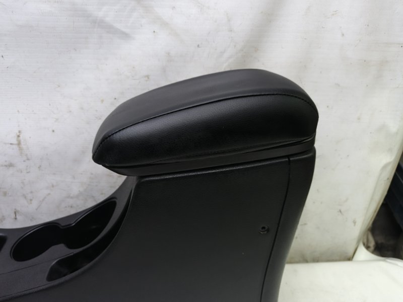 Подлокотник Hyundai Solaris 2014 RB