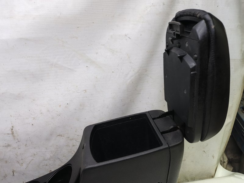 Подлокотник Hyundai Solaris 2014 RB