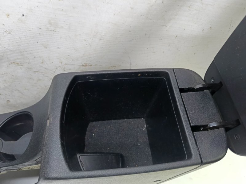 Подлокотник Hyundai Solaris 2014 RB