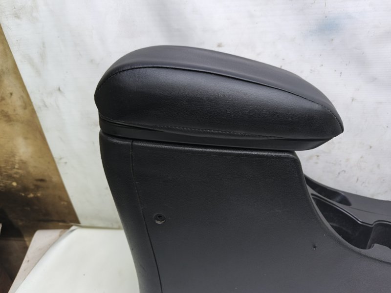 Подлокотник Hyundai Solaris 2014 RB