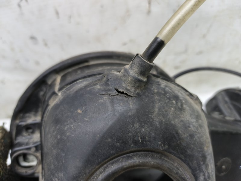 Лючок бензобака Volkswagen Polo 2017