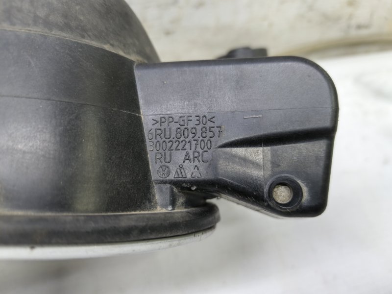 Лючок бензобака Volkswagen Polo 2017