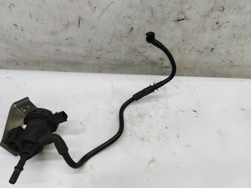 Клапан вентиляции топливного бака Mercedes CLA - Class 2015 CLA 180