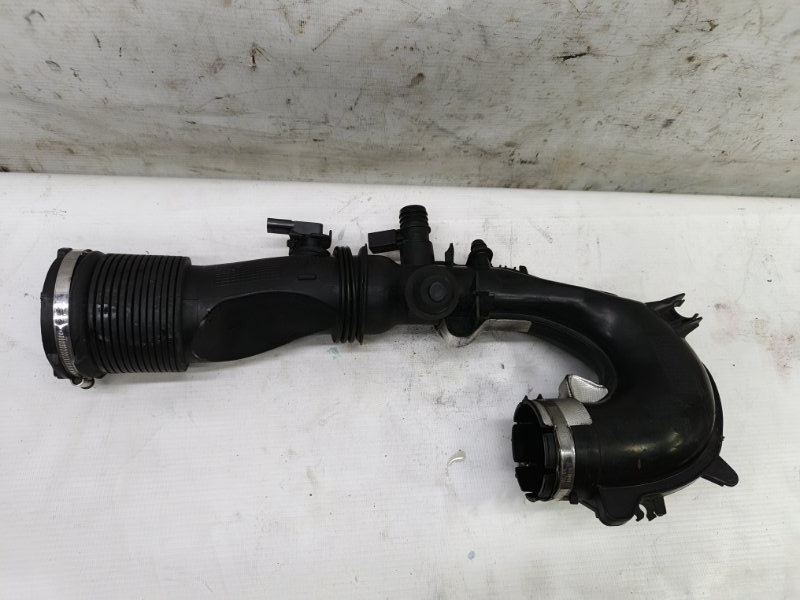 Патрубок воздушного фильтра Mercedes CLA - Class 2015 CLA 180