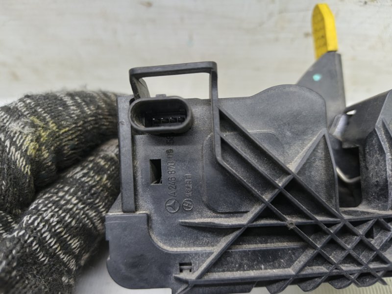 Замок капота Mercedes CLA - Class 2015 CLA 180