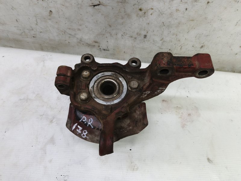 Кулак поворотный Nissan Tiida 2007