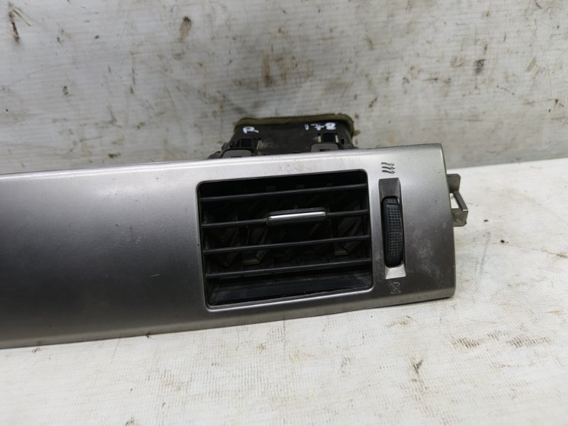 Дефлектор воздушный Nissan Tiida 2007