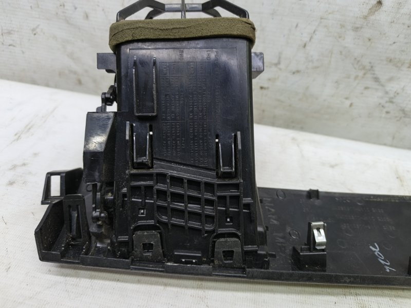 Дефлектор воздушный Nissan Tiida 2007