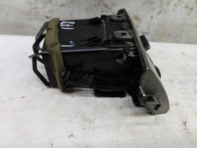 Дефлектор воздушный Nissan Tiida 2007