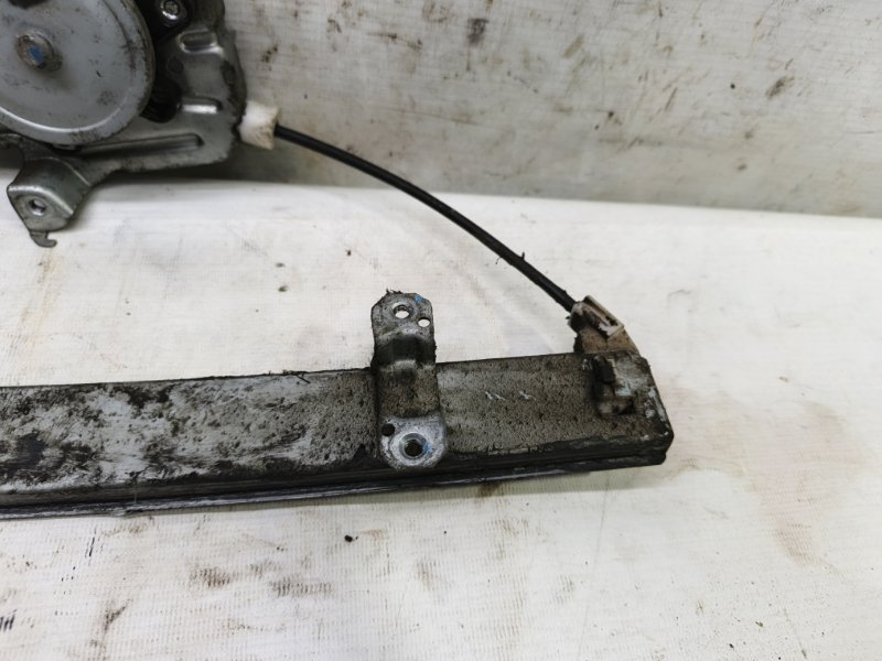 Стеклоподъемник электрический Nissan Tiida 2007