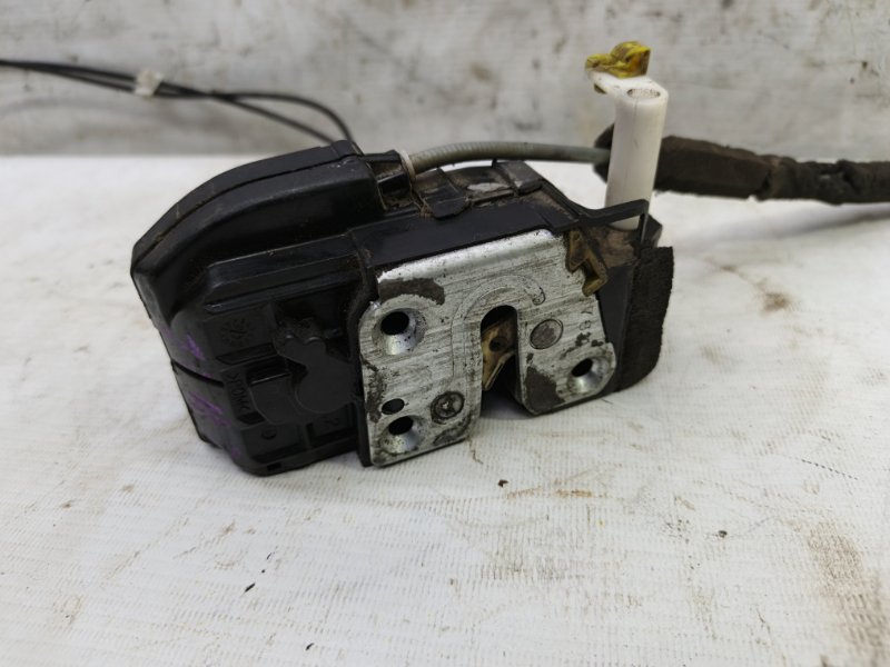 Замок двери Nissan Tiida 2007