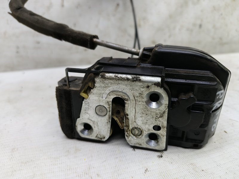 Замок двери Nissan Tiida 2007