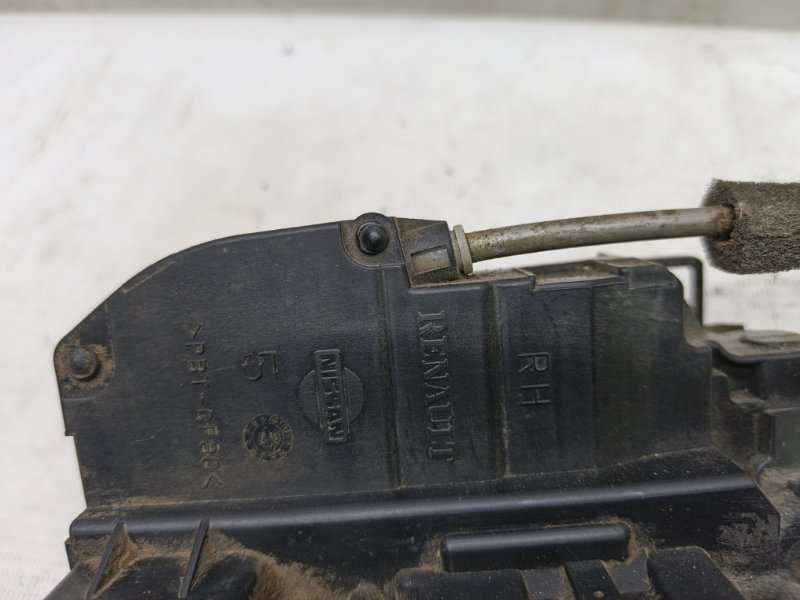 Замок двери Nissan Tiida 2007