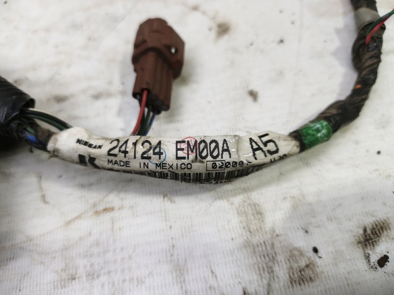 Проводка двери Nissan Tiida 2007