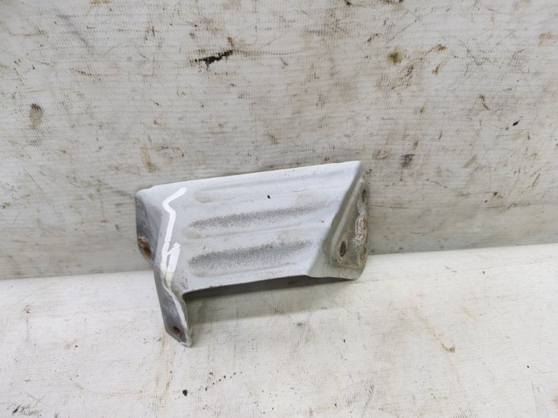 Кронштейн крыла lada vesta 2020