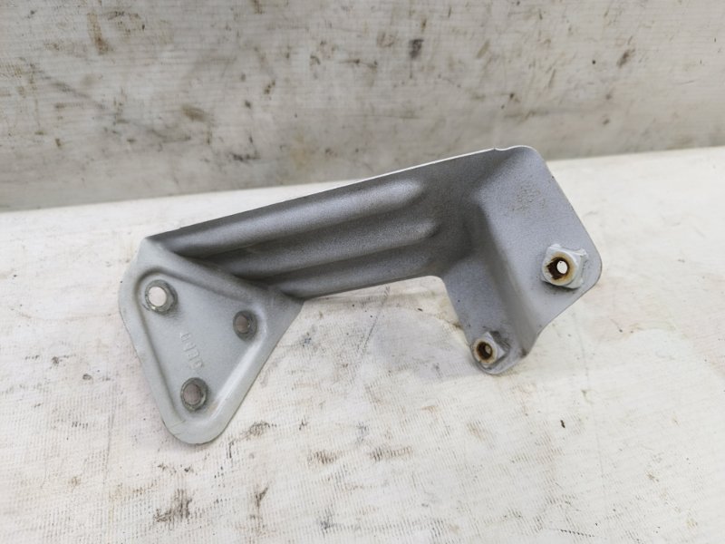 Кронштейн крыла lada vesta 2020