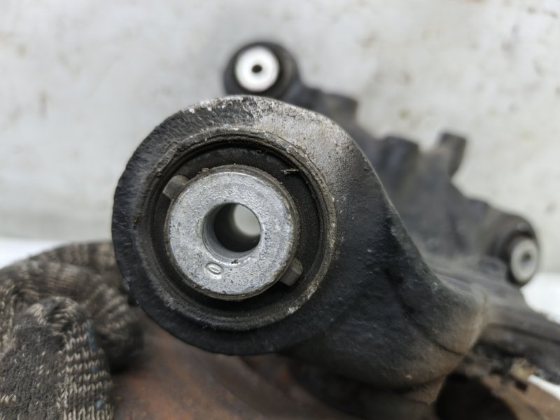 Кулак поворотный Mercedes CLA - Class 2015 CLA 180