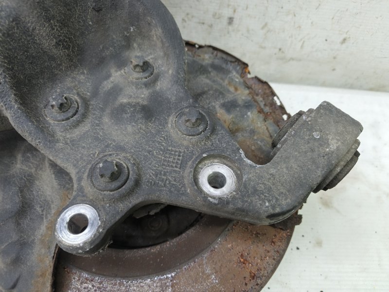 Кулак поворотный Mercedes CLA - Class 2015 CLA 180