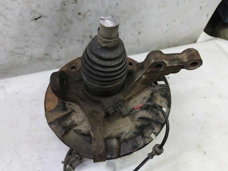 Кулак поворотный Hyundai Solaris 2014 RB