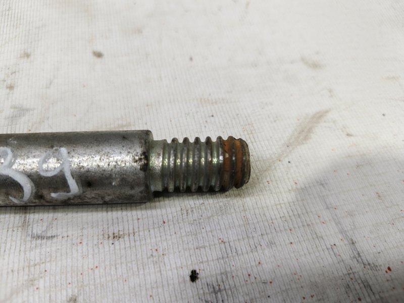 Крюк буксировочный Chevrolet Cobalt 2013