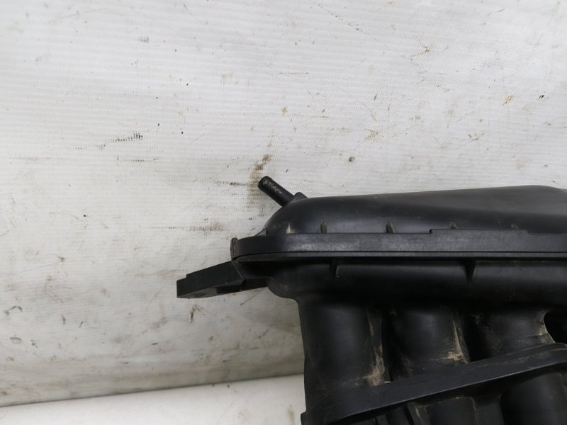 Впускной коллектор Nissan Tiida 2007