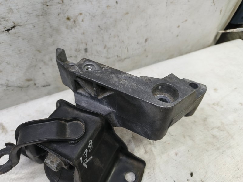 Подушка двигателя Nissan Tiida 2007