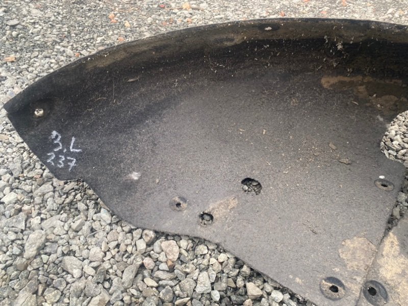 Подкрылок lada vesta 2020