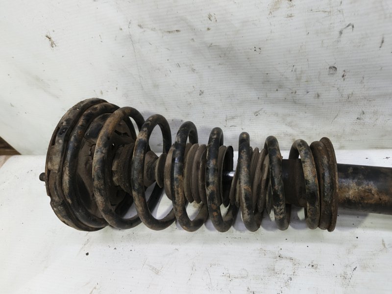 Амортизатор Nissan Primera 1990